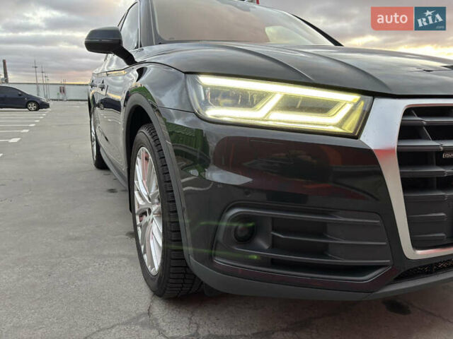 Черный Ауди Ку 5, объемом двигателя 1.97 л и пробегом 280 тыс. км за 27500 $, фото 20 на Automoto.ua