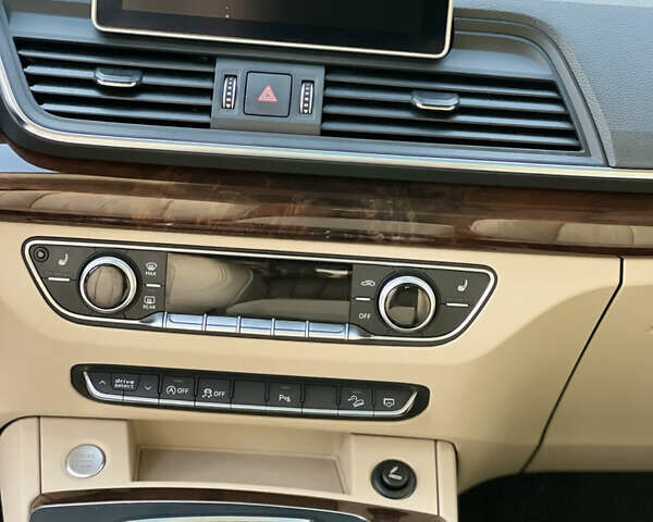 Черный Ауди Ку 5, объемом двигателя 1.98 л и пробегом 222 тыс. км за 23500 $, фото 26 на Automoto.ua