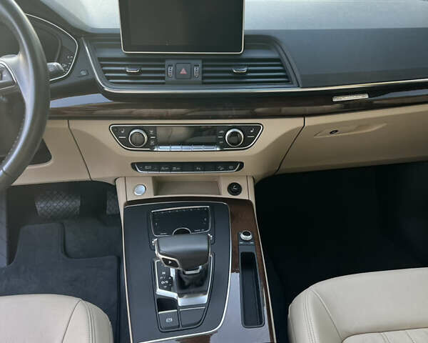 Черный Ауди Ку 5, объемом двигателя 1.98 л и пробегом 222 тыс. км за 23500 $, фото 27 на Automoto.ua