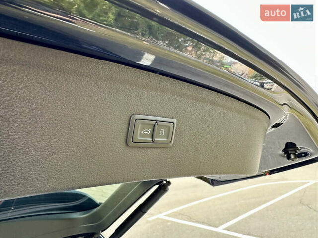 Черный Ауди Ку 5, объемом двигателя 1.98 л и пробегом 208 тыс. км за 21999 $, фото 74 на Automoto.ua