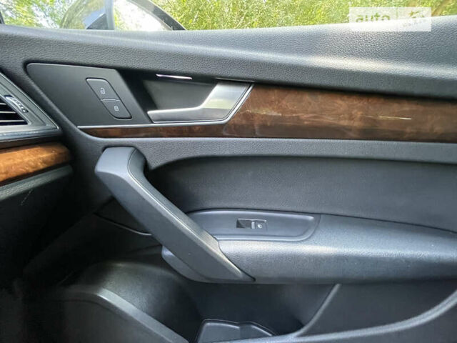 Черный Ауди Ку 5, объемом двигателя 1.98 л и пробегом 114 тыс. км за 22500 $, фото 23 на Automoto.ua