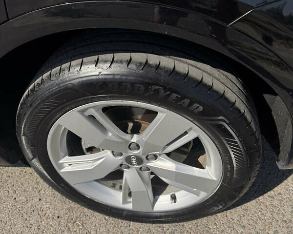 Чорний Ауді Ку 5, об'ємом двигуна 1.98 л та пробігом 117 тис. км за 27000 $, фото 8 на Automoto.ua