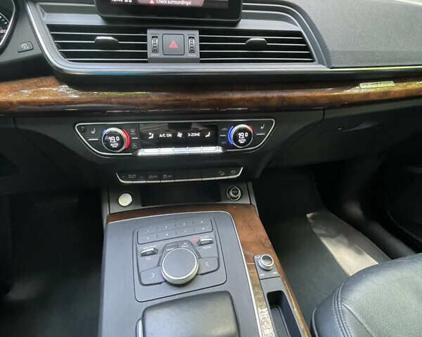 Черный Ауди Ку 5, объемом двигателя 1.98 л и пробегом 114 тыс. км за 22500 $, фото 20 на Automoto.ua