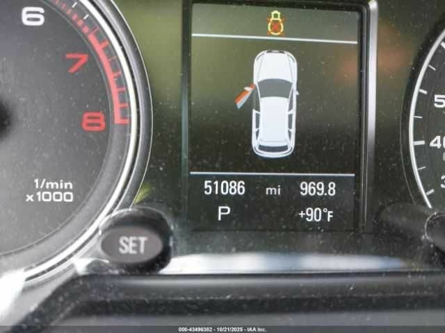 Черный Ауди Ку 5, объемом двигателя 2 л и пробегом 51 тыс. км за 10000 $, фото 15 на Automoto.ua