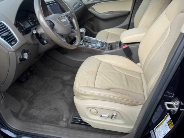 Чорний Ауді Ку 5, об'ємом двигуна 2 л та пробігом 61 тис. км за 13900 $, фото 6 на Automoto.ua