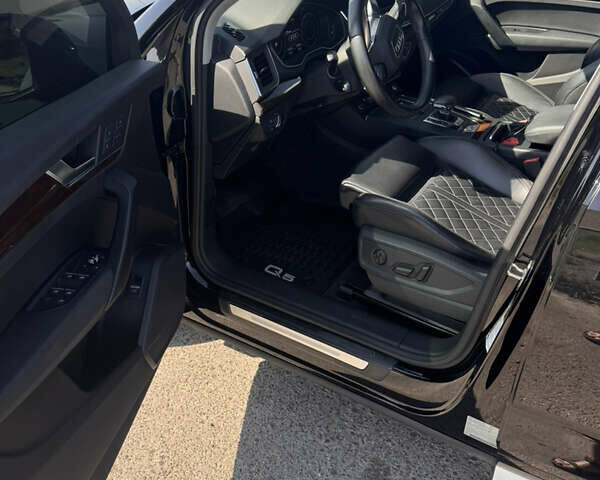 Чорний Ауді Ку 5, об'ємом двигуна 1.98 л та пробігом 117 тис. км за 27000 $, фото 4 на Automoto.ua