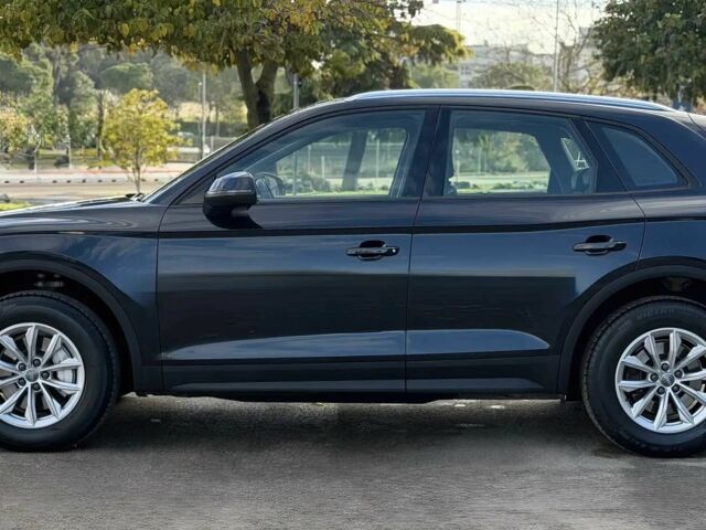 Черный Ауди Ку 5, объемом двигателя 2 л и пробегом 56 тыс. км за 5000 $, фото 2 на Automoto.ua