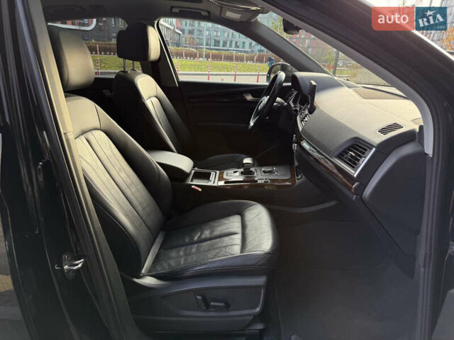 Чорний Ауді Ку 5, об'ємом двигуна 2 л та пробігом 111 тис. км за 23500 $, фото 24 на Automoto.ua