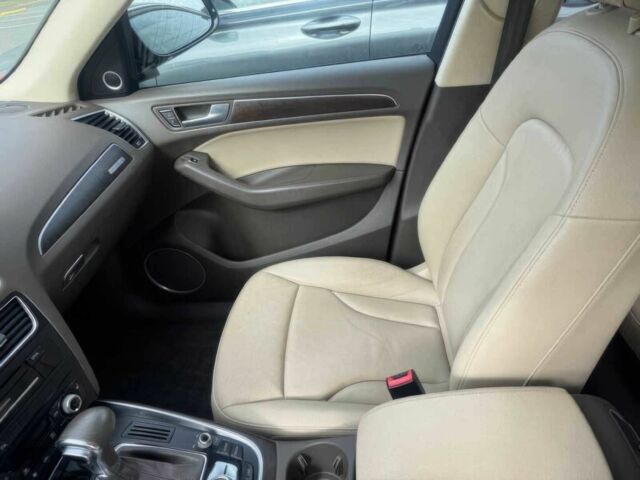 Чорний Ауді Ку 5, об'ємом двигуна 2 л та пробігом 61 тис. км за 13900 $, фото 7 на Automoto.ua