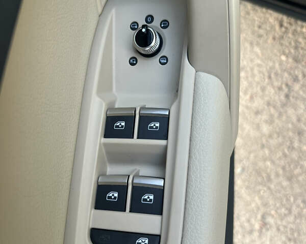 Черный Ауди Ку 5, объемом двигателя 1.98 л и пробегом 222 тыс. км за 23500 $, фото 28 на Automoto.ua