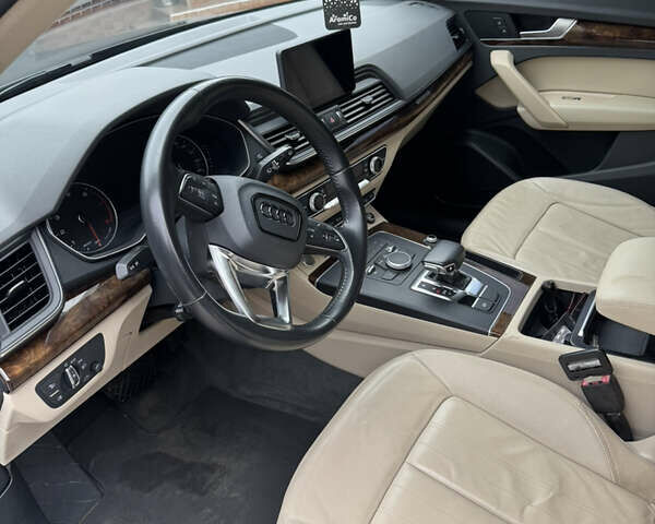 Черный Ауди Ку 5, объемом двигателя 1.98 л и пробегом 96 тыс. км за 22300 $, фото 3 на Automoto.ua