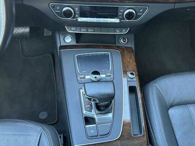 Чорний Ауді Ку 5, об'ємом двигуна 2 л та пробігом 140 тис. км за 17400 $, фото 5 на Automoto.ua