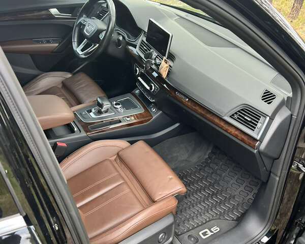 Черный Ауди Ку 5, объемом двигателя 1.98 л и пробегом 155 тыс. км за 23800 $, фото 16 на Automoto.ua