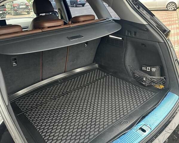 Черный Ауди Ку 5, объемом двигателя 1.97 л и пробегом 96 тыс. км за 33900 $, фото 1 на Automoto.ua