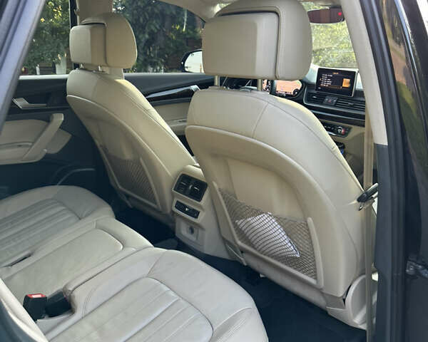 Черный Ауди Ку 5, объемом двигателя 1.98 л и пробегом 138 тыс. км за 24500 $, фото 12 на Automoto.ua