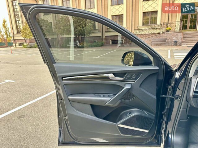 Черный Ауди Ку 5, объемом двигателя 1.98 л и пробегом 208 тыс. км за 21999 $, фото 27 на Automoto.ua