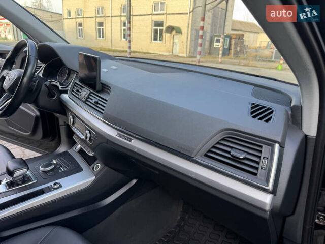 Чорний Ауді Ку 5, об'ємом двигуна 2 л та пробігом 159 тис. км за 20950 $, фото 40 на Automoto.ua