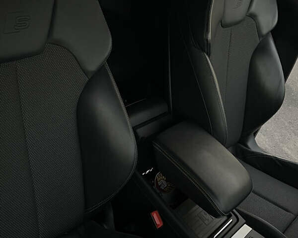 Чорний Ауді Ку 5, об'ємом двигуна 1.97 л та пробігом 153 тис. км за 33700 $, фото 1 на Automoto.ua