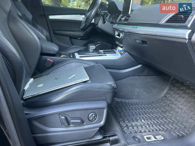 Черный Ауди Ку 5, объемом двигателя 1.98 л и пробегом 82 тыс. км за 29900 $, фото 29 на Automoto.ua