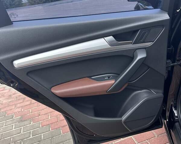 Черный Ауди Ку 5, объемом двигателя 1.97 л и пробегом 96 тыс. км за 33900 $, фото 3 на Automoto.ua