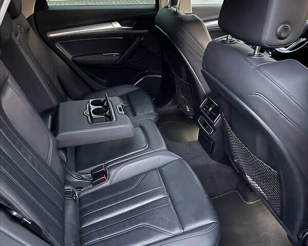 Чорний Ауді Ку 5, об'ємом двигуна 1.97 л та пробігом 240 тис. км за 28300 $, фото 6 на Automoto.ua