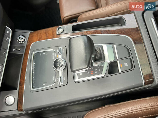 Черный Ауди Ку 5, объемом двигателя 1.98 л и пробегом 155 тыс. км за 23800 $, фото 29 на Automoto.ua