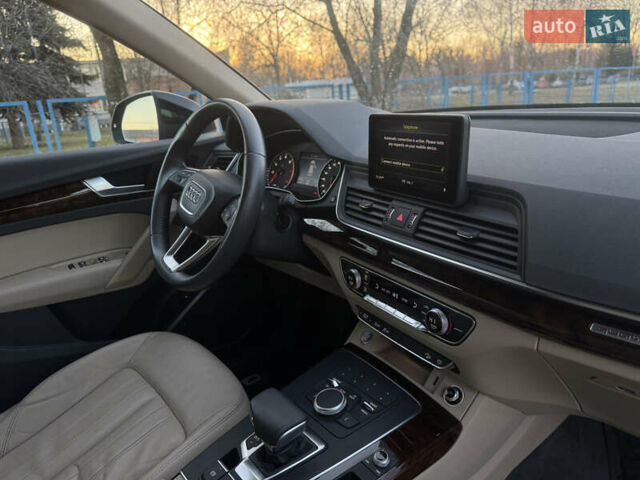 Чорний Ауді Ку 5, об'ємом двигуна 2 л та пробігом 88 тис. км за 22750 $, фото 64 на Automoto.ua