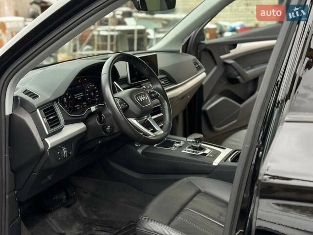 Черный Ауди Ку 5, объемом двигателя 2 л и пробегом 205 тыс. км за 25000 $, фото 5 на Automoto.ua