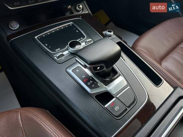 Черный Ауди Ку 5, объемом двигателя 1.98 л и пробегом 127 тыс. км за 24600 $, фото 21 на Automoto.ua