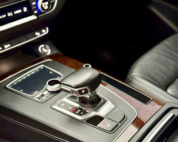 Черный Ауди Ку 5, объемом двигателя 1.98 л и пробегом 168 тыс. км за 23999 $, фото 46 на Automoto.ua