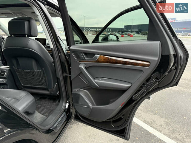 Черный Ауди Ку 5, объемом двигателя 1.98 л и пробегом 103 тыс. км за 27700 $, фото 23 на Automoto.ua