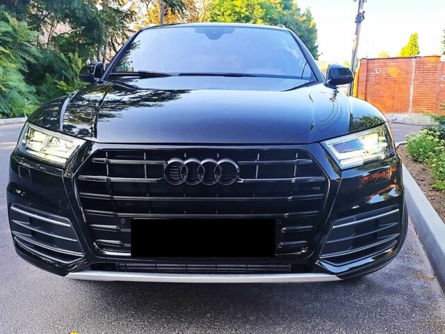 Чорний Ауді Ку 5, об'ємом двигуна 2 л та пробігом 85 тис. км за 25900 $, фото 1 на Automoto.ua