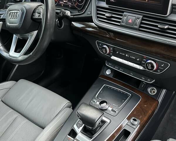 Чорний Ауді Ку 5, об'ємом двигуна 1.98 л та пробігом 195 тис. км за 22700 $, фото 9 на Automoto.ua