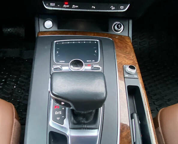 Чорний Ауді Ку 5, об'ємом двигуна 1.98 л та пробігом 266 тис. км за 20999 $, фото 25 на Automoto.ua