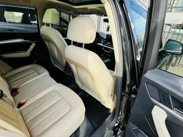 Чорний Ауді Ку 5, об'ємом двигуна 2 л та пробігом 89 тис. км за 15100 $, фото 16 на Automoto.ua