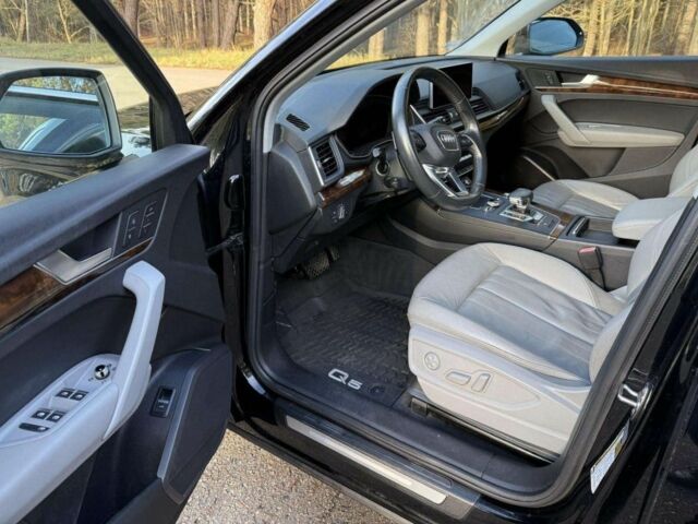 Чорний Ауді Ку 5, об'ємом двигуна 2 л та пробігом 103 тис. км за 13500 $, фото 11 на Automoto.ua