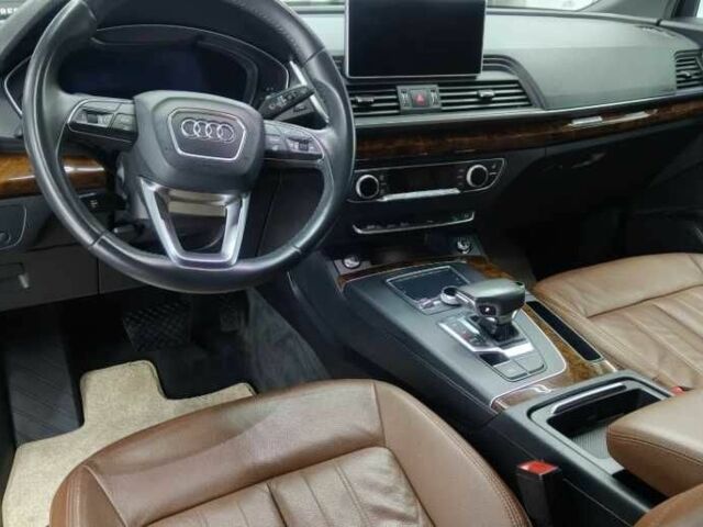 Черный Ауди Ку 5, объемом двигателя 2 л и пробегом 70 тыс. км за 14650 $, фото 6 на Automoto.ua