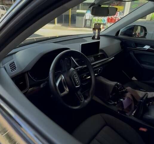 Черный Ауди Ку 5, объемом двигателя 1.98 л и пробегом 122 тыс. км за 26000 $, фото 3 на Automoto.ua