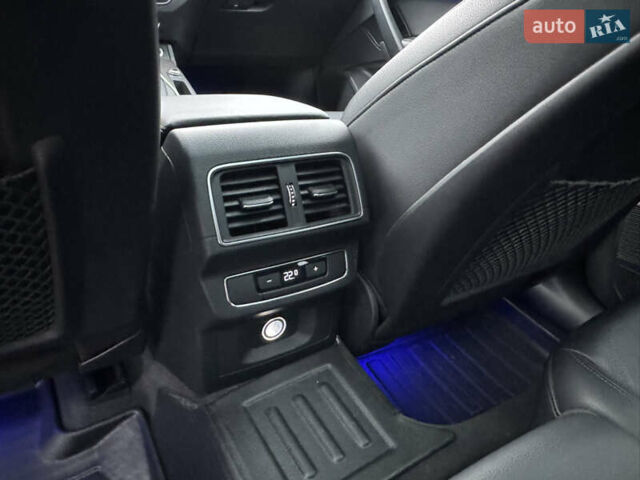 Чорний Ауді Ку 5, об'ємом двигуна 1.98 л та пробігом 128 тис. км за 26500 $, фото 17 на Automoto.ua