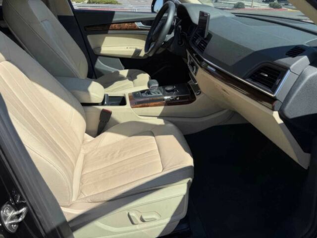 Черный Ауди Ку 5, объемом двигателя 2 л и пробегом 49 тыс. км за 15000 $, фото 11 на Automoto.ua