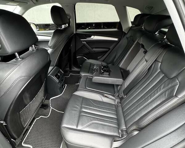 Чорний Ауді Ку 5, об'ємом двигуна 1.97 л та пробігом 150 тис. км за 31800 $, фото 14 на Automoto.ua