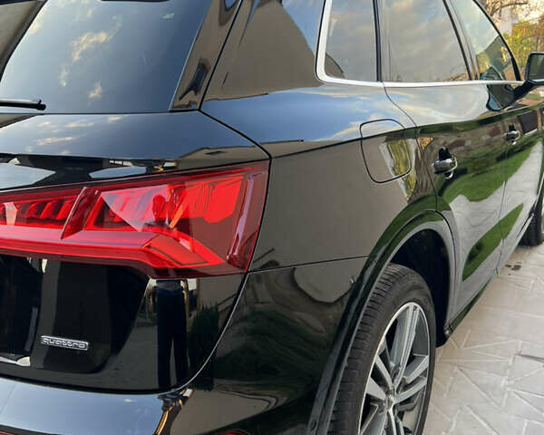 Черный Ауди Ку 5, объемом двигателя 1.97 л и пробегом 96 тыс. км за 39900 $, фото 6 на Automoto.ua