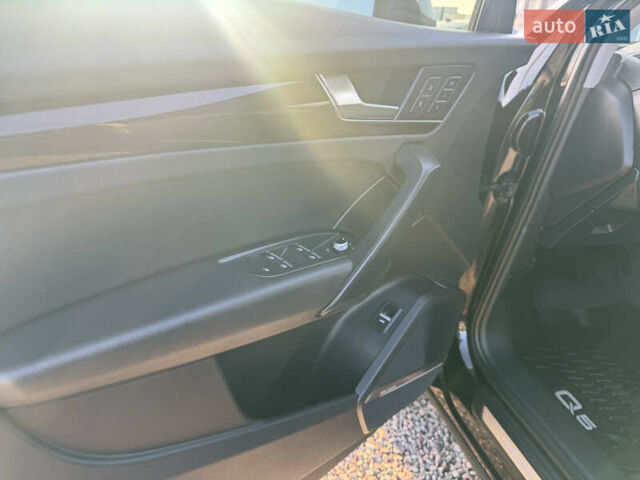 Чорний Ауді Ку 5, об'ємом двигуна 2 л та пробігом 151 тис. км за 23400 $, фото 33 на Automoto.ua