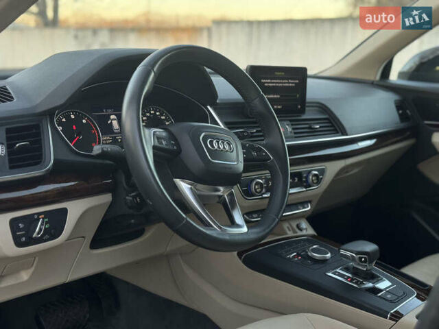 Чорний Ауді Ку 5, об'ємом двигуна 2 л та пробігом 88 тис. км за 22750 $, фото 61 на Automoto.ua