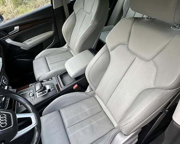 Чорний Ауді Ку 5, об'ємом двигуна 1.98 л та пробігом 195 тис. км за 22700 $, фото 7 на Automoto.ua