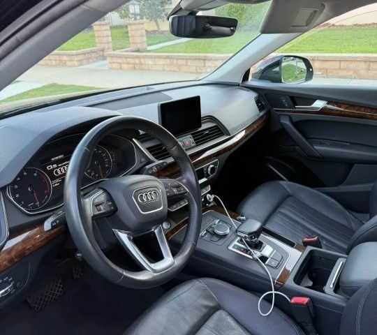 Черный Ауди Ку 5, объемом двигателя 0 л и пробегом 196 тыс. км за 19000 $, фото 7 на Automoto.ua