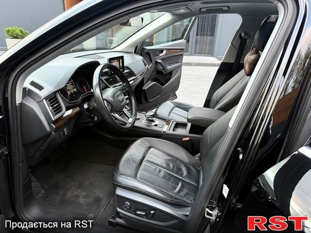 Ауди Ку 5 2018 в Киеве на Automoto.ua Черный Ауди Ку 5, объемом двигателя 2 л и пробегом 74 тыс. км за 26500 $, фото 9 на Automoto.ua