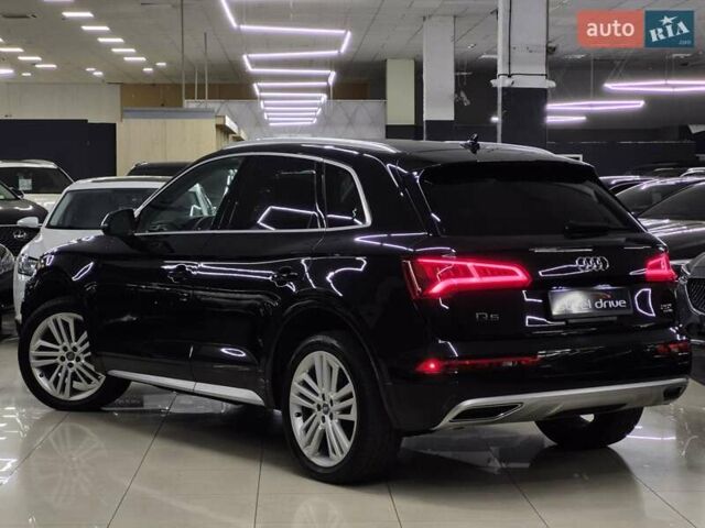 Черный Ауди Ку 5, объемом двигателя 2 л и пробегом 165 тыс. км за 26499 $, фото 3 на Automoto.ua