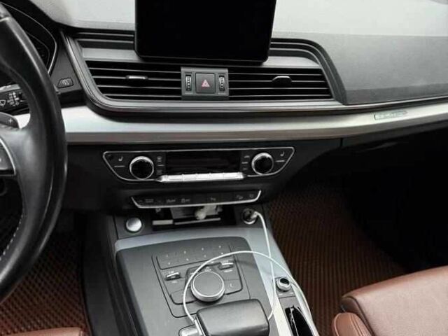 Черный Ауди Ку 5, объемом двигателя 2 л и пробегом 99 тыс. км за 19000 $, фото 7 на Automoto.ua