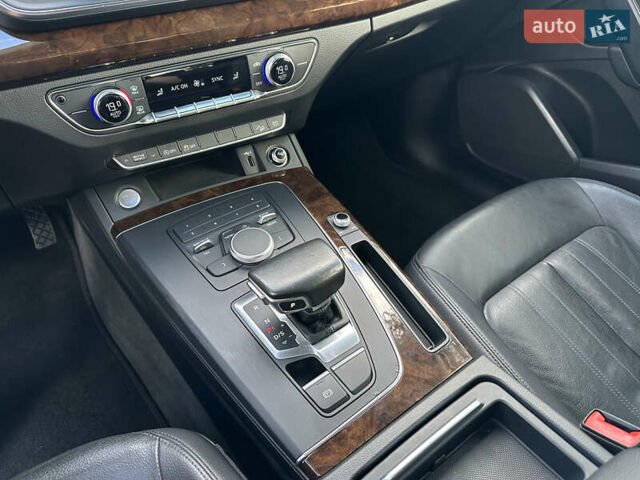 Черный Ауди Ку 5, объемом двигателя 1.98 л и пробегом 132 тыс. км за 23750 $, фото 60 на Automoto.ua